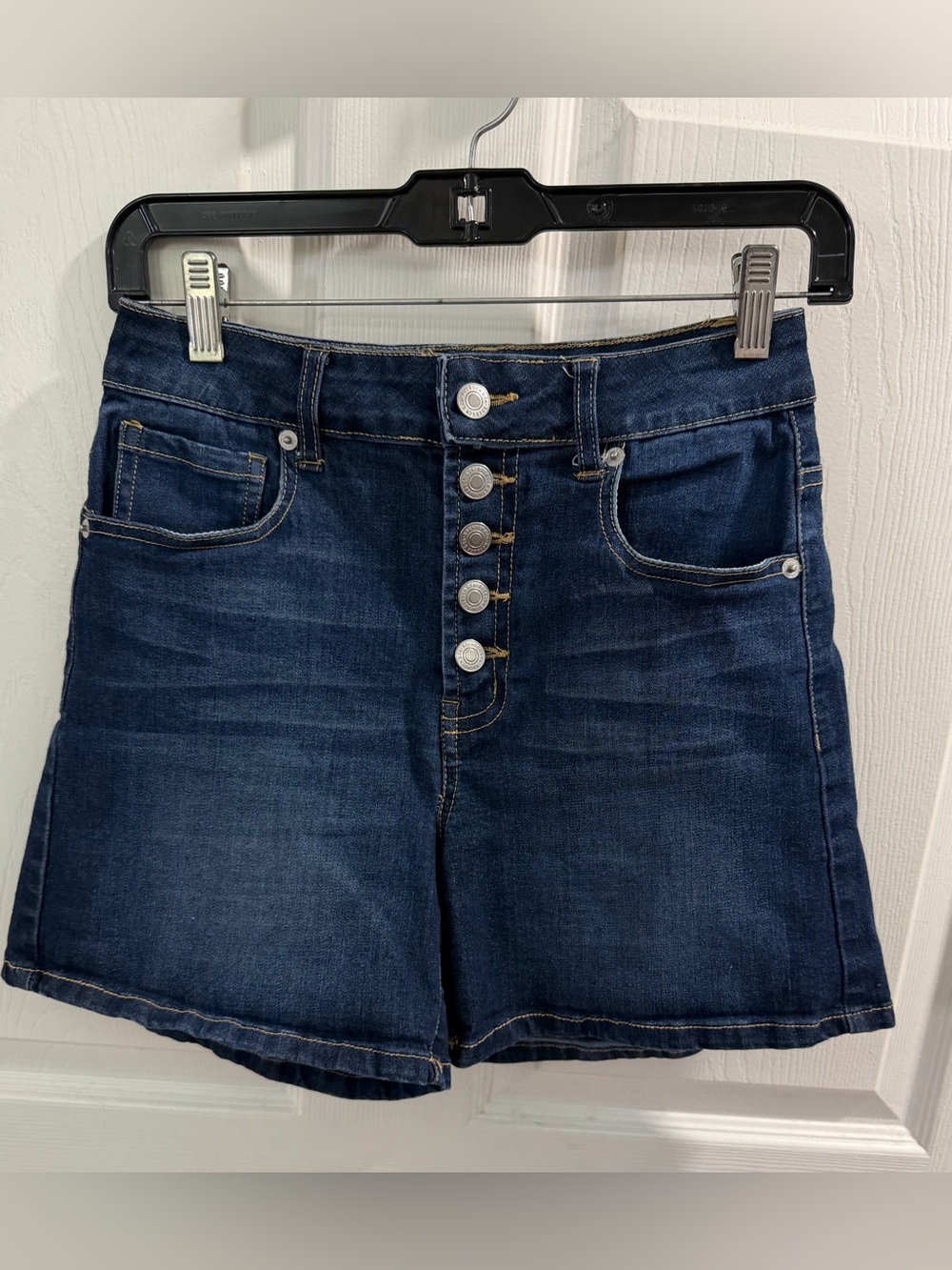 Roebuck & Co. High-Rise Denim Jean Shorts. Size 4.